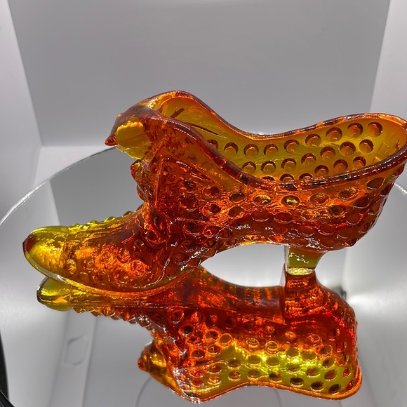 Fenton  Amberina hobnail cats head slipper. Glows under UV … - Picture 5 of 14